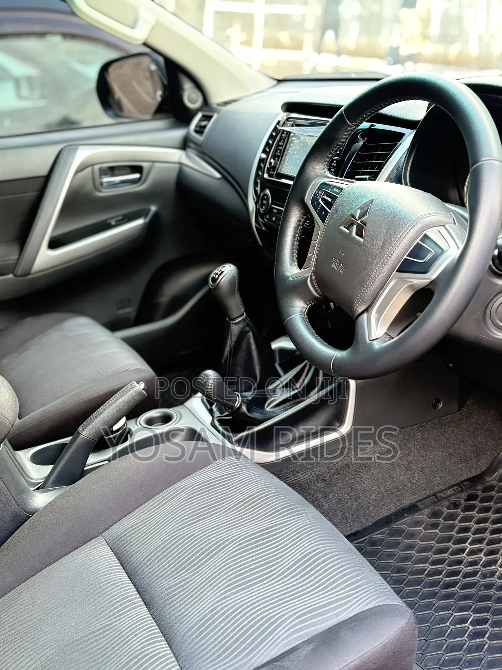 Mitsubishi Pajero Sport Exceed 2019 Blue