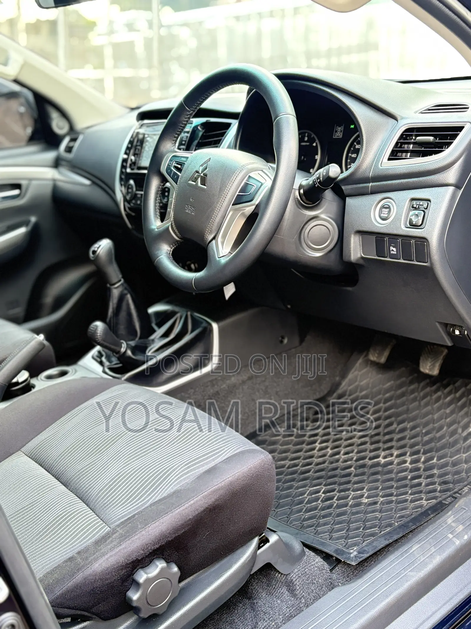 Mitsubishi Pajero Sport Exceed 2019 Blue