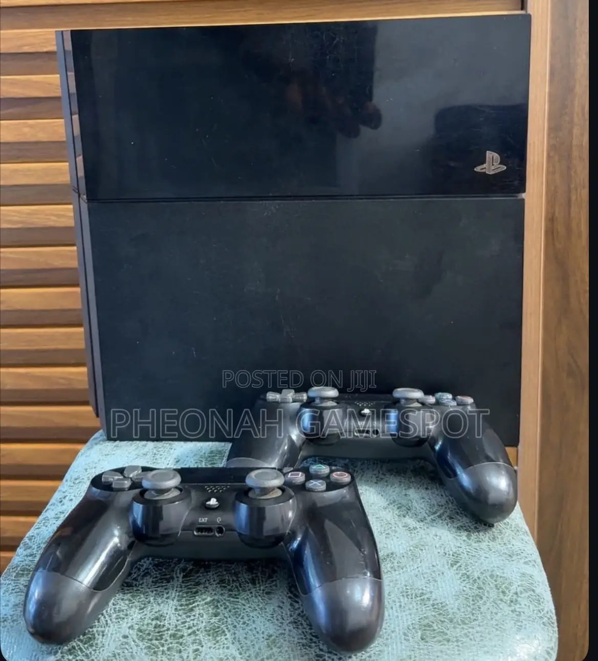 Playstation 4 Standard 500gb With 2 Controllers and 15 Games Included