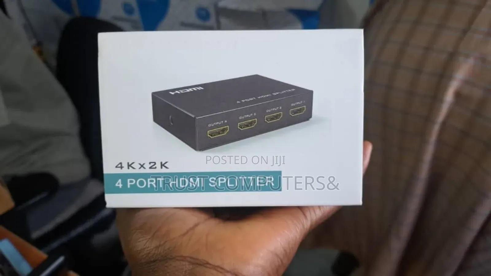 An Ix4 4-Port Hdmi Splitter