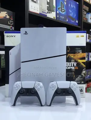 Ps5 Slim Nice Condition With Fc26 and 2 Controllers