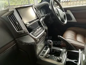 Toyota Land Cruiser 4.6 V8 ZX 2016 White