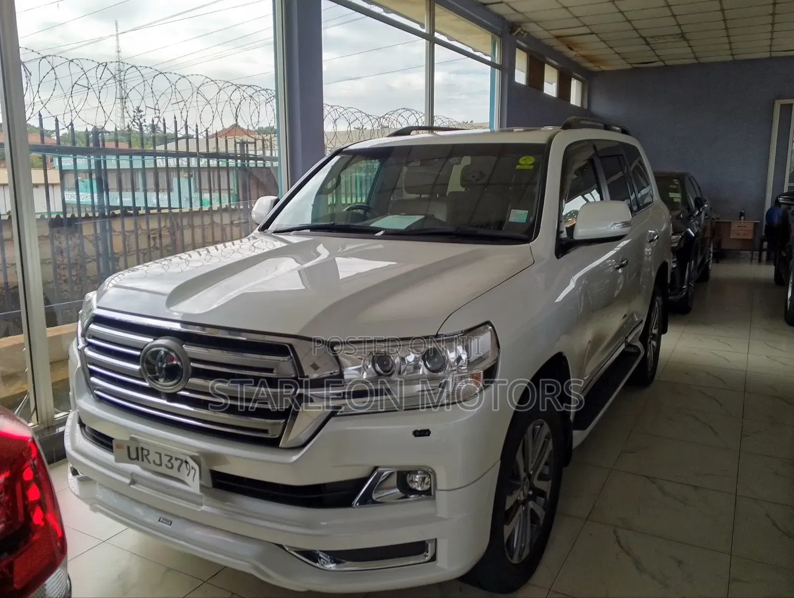 Toyota Land Cruiser 4.6 V8 ZX 2016 White