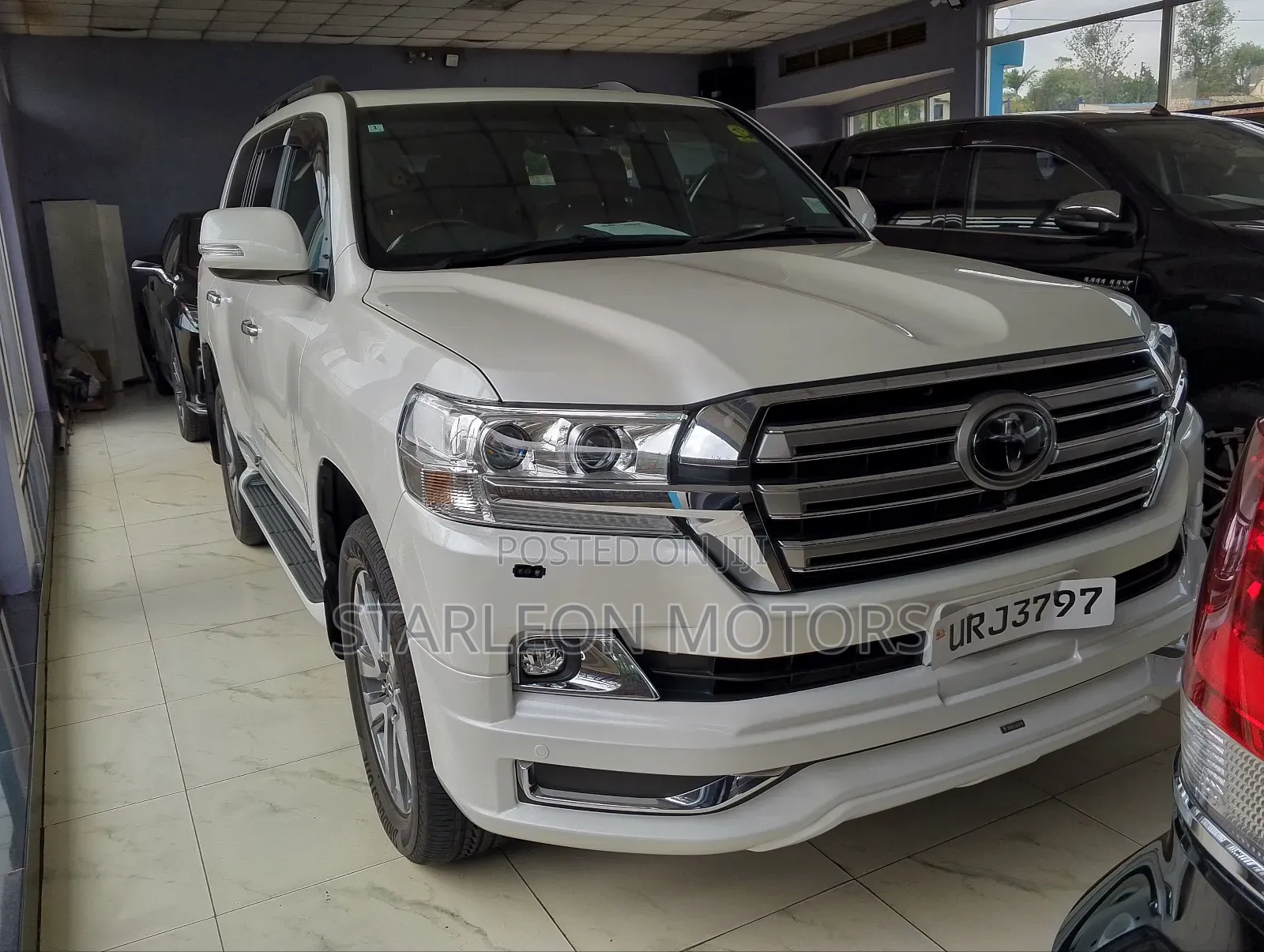 Toyota Land Cruiser 4.6 V8 ZX 2016 White