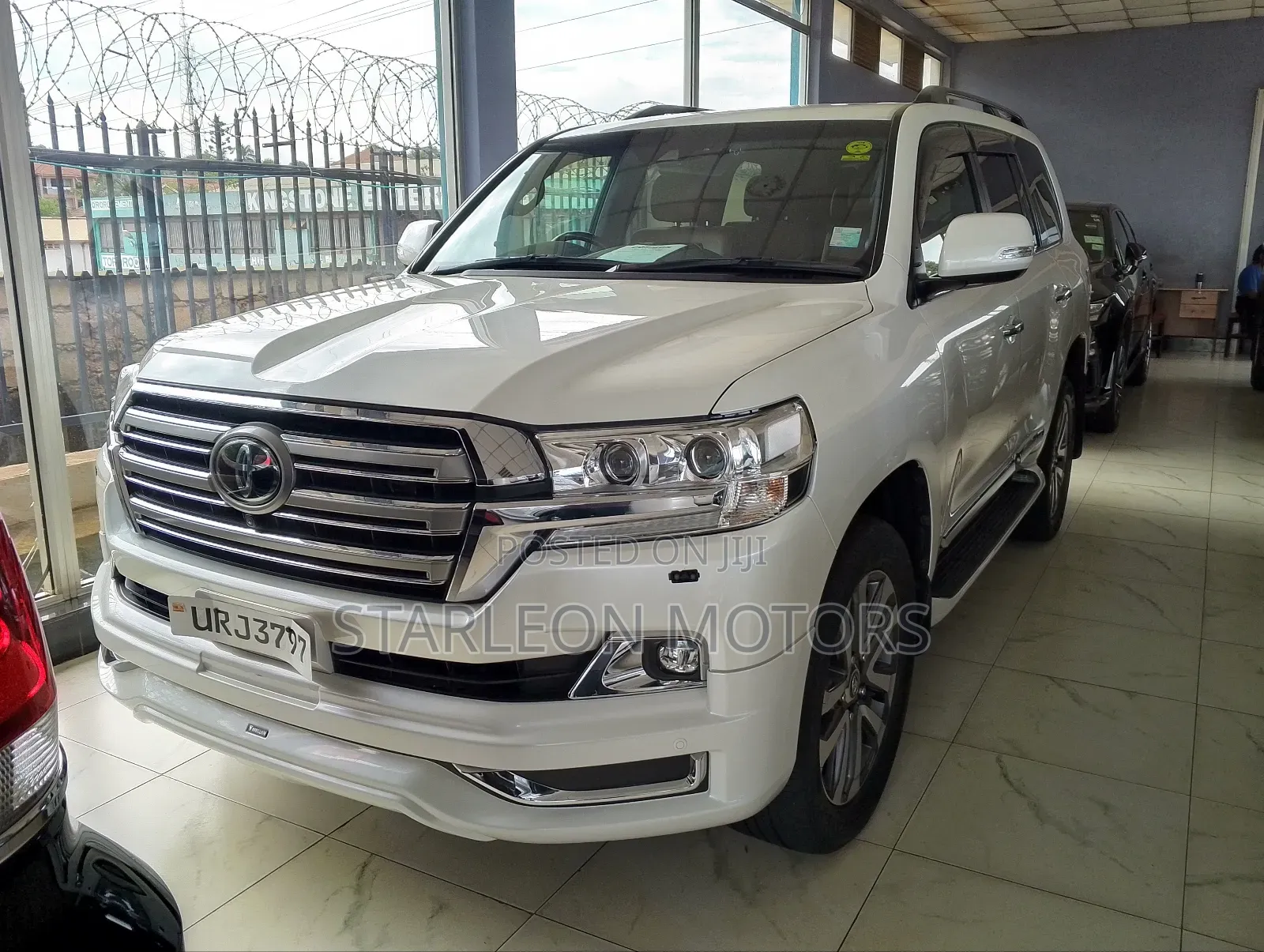 Toyota Land Cruiser 4.6 V8 ZX 2016 White