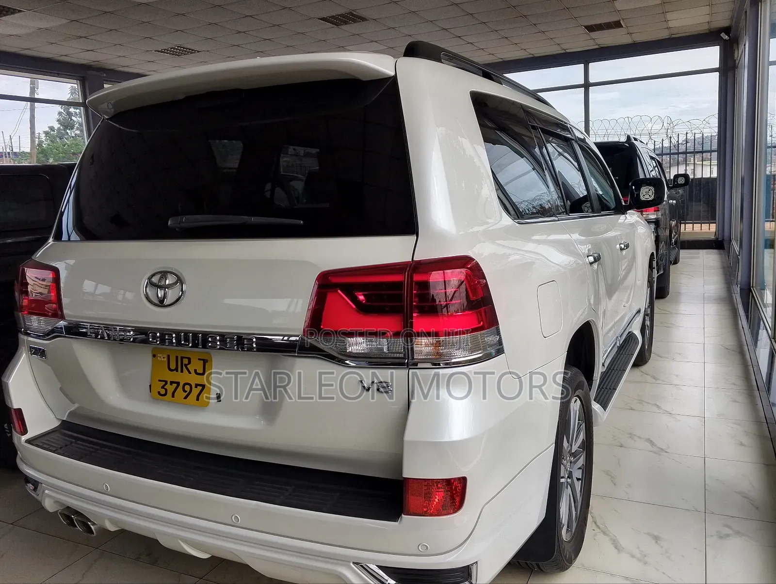 Toyota Land Cruiser 4.6 V8 ZX 2016 White