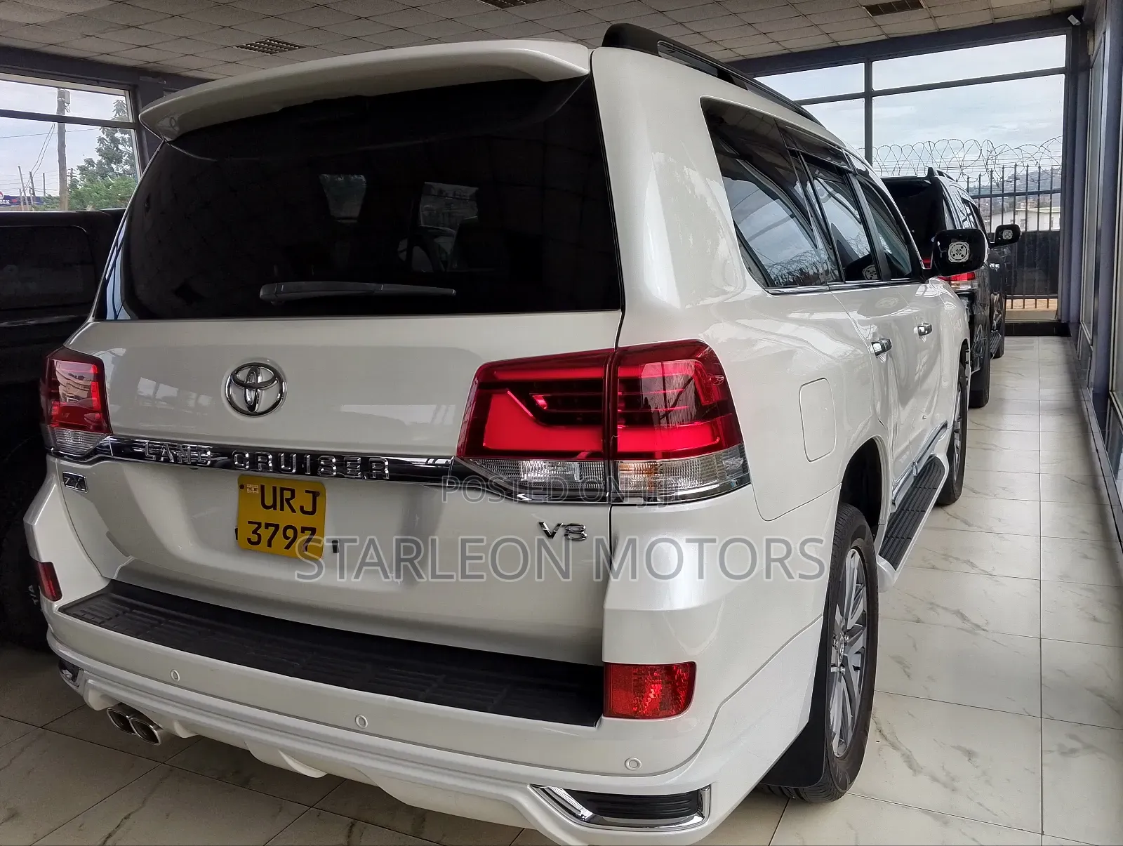 Toyota Land Cruiser 4.6 V8 ZX 2016 White