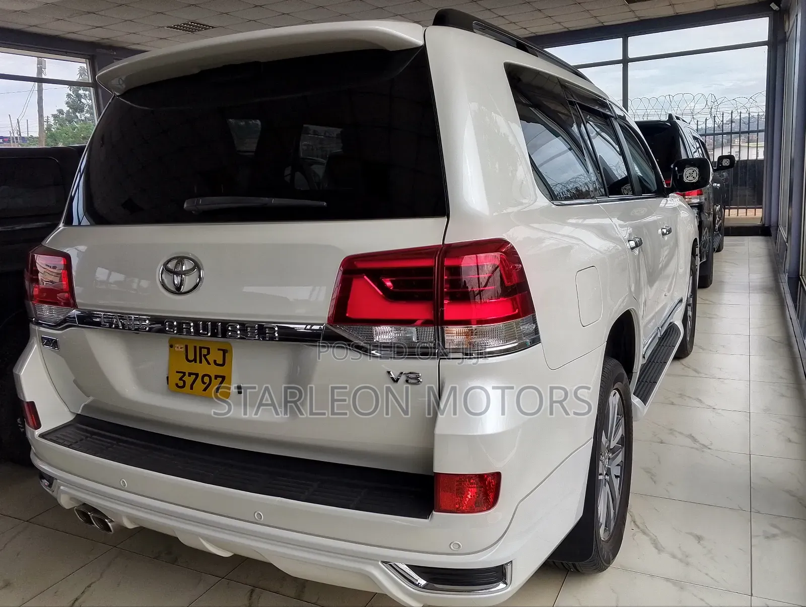 Toyota Land Cruiser 4.6 V8 ZX 2016 White