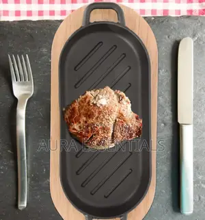 Cast Iron Grizzler Pan With Wooden Base