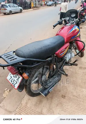Bajaj Boxer 125 2022 Red