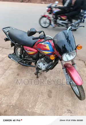 Bajaj Boxer 125 2022 Red