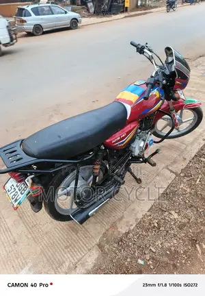 Bajaj Boxer 125 2024 Red