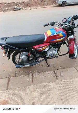 Bajaj Boxer 125 2025 Red