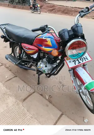 Bajaj Boxer 125 2025 Red