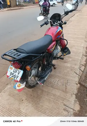 Bajaj Boxer 125 2022 Red