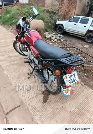Bajaj Boxer 125 2022 Red