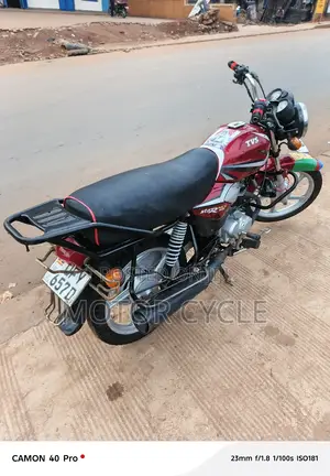 TVS HLX 125 2023 Red