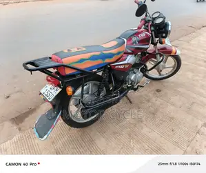 TVS HLX 125 2023 Red
