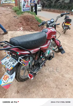 Bajaj Boxer 125 2022 Red
