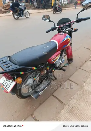 Bajaj Boxer 125 2023 Red