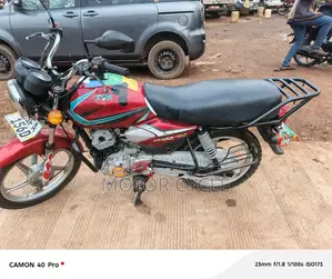 TVS HLX 125 2020 Red