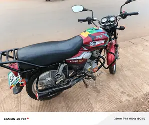 TVS HLX 125 2020 Red