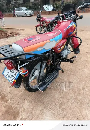 Bajaj Boxer 125 2023 Red