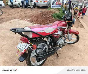 TVS HLX 125 2022 Red