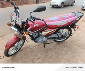 TVS HLX 125 2022 Red