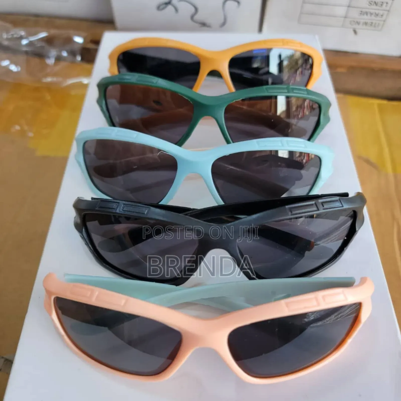 Brand New Fashionable Kids Sunglasses