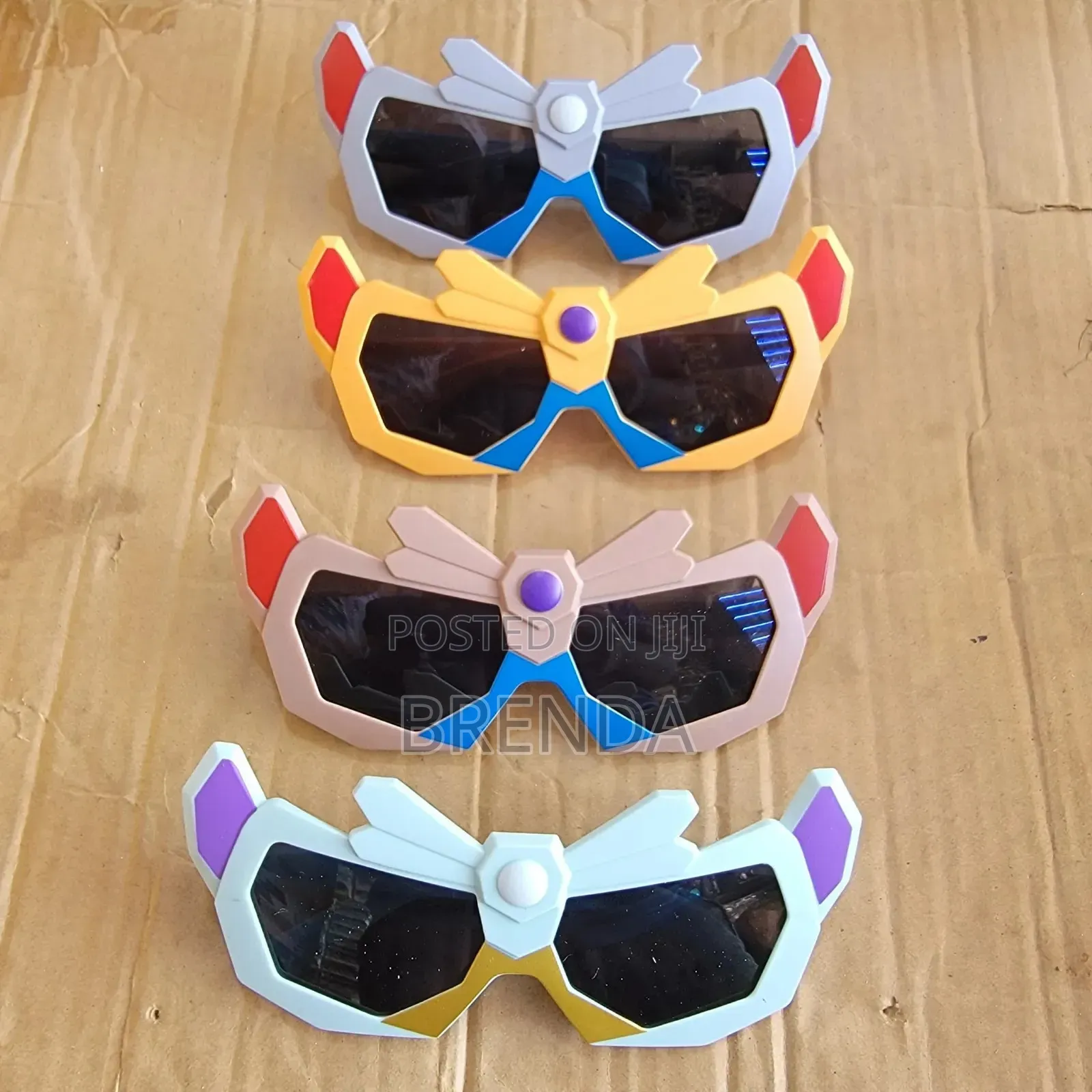 Brand New Fashionable Kids Sunglasses