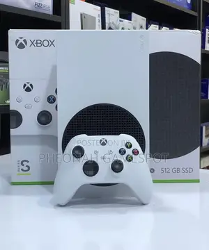 Xbox Serie S in Perfect Condition With 2 Controllers and 10 Games