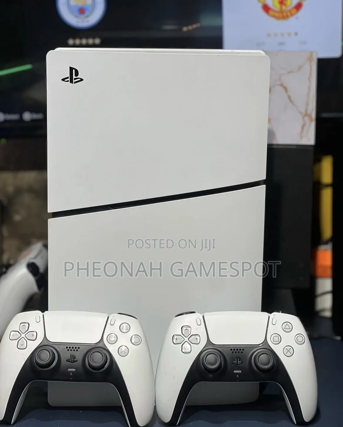Ps5 Slim Very Clean With 2 Controllers and Fc26 Included