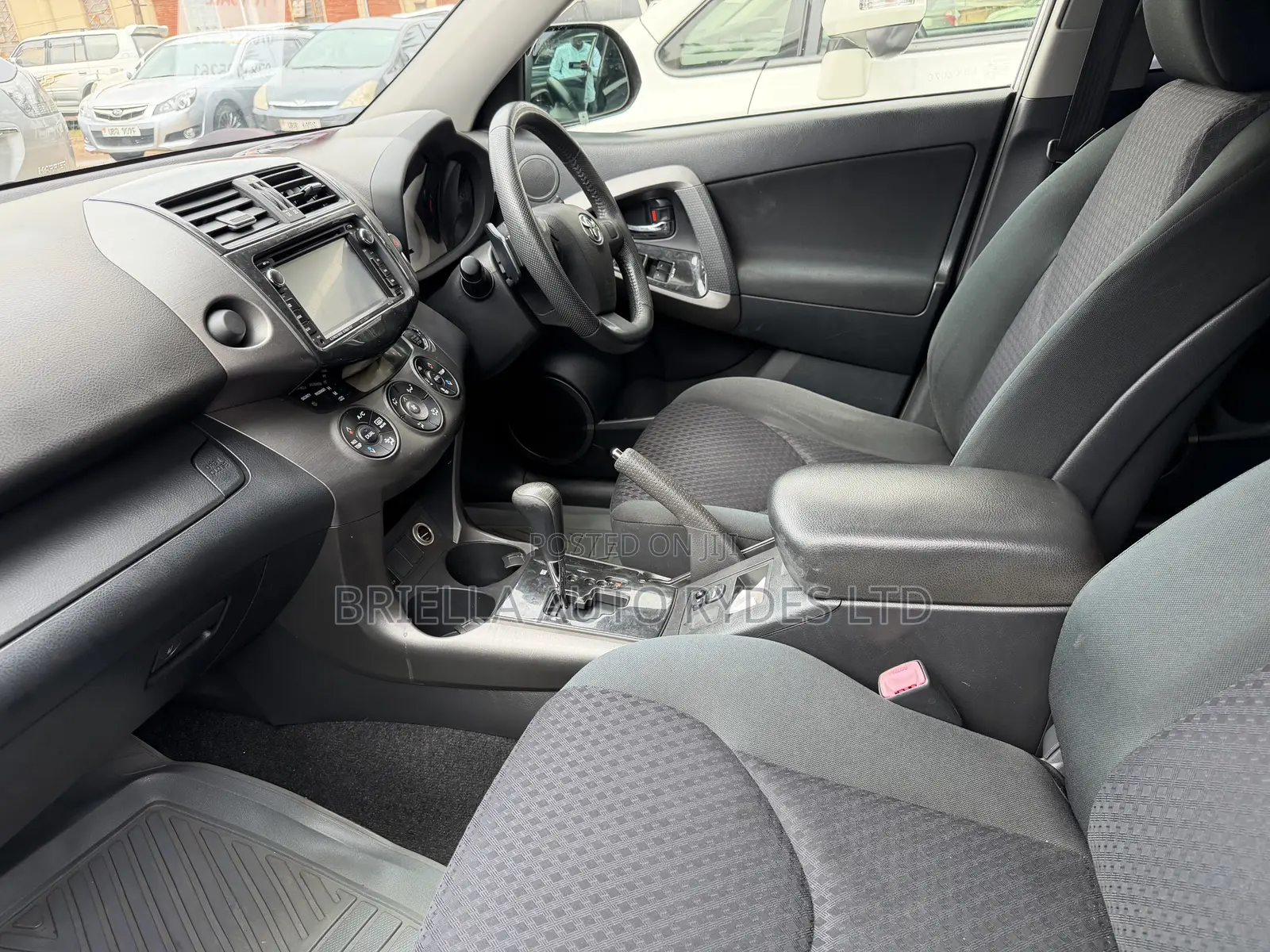 Toyota Vanguard 2010 White