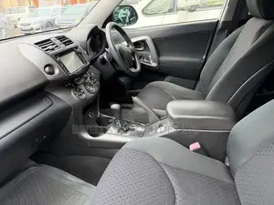 Toyota Vanguard 2010 White