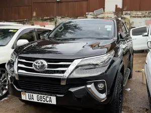 Toyota Fortuner 2016 Black