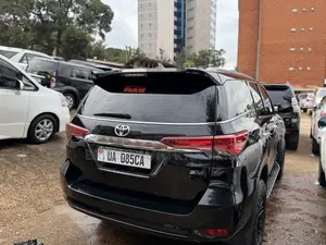 Toyota Fortuner 2016 Black