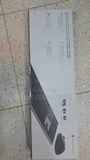 Dell Premier Multi-Device Wireless Keyboard and Mouse (Km7321w).