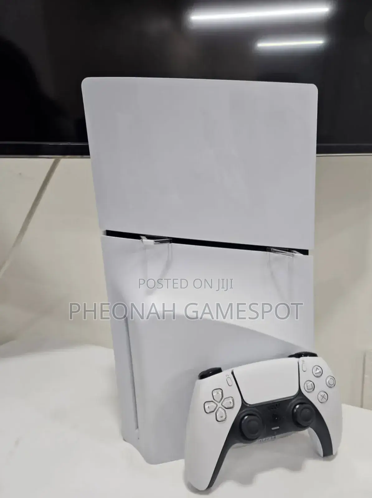 Just 2 Weeks Used Playstation 5 Slim, With Fc26 and 2 Pads. Warranty