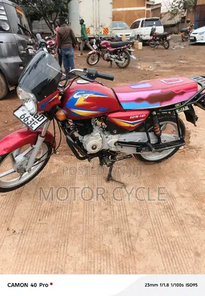 Bajaj Boxer 125 2023 Red