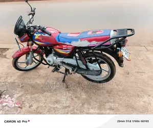 Bajaj Boxer 125 2024 Red
