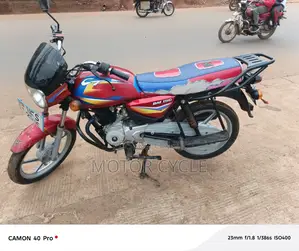 Bajaj Boxer 125 2024 Red