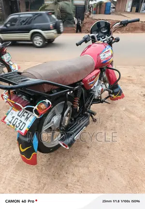 Bajaj Boxer 125 2023 Red