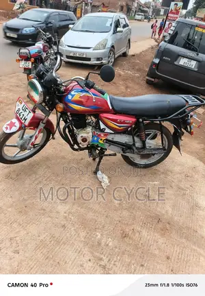 Bajaj Boxer 125 2023 Red