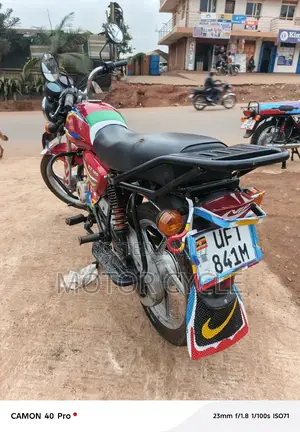 Bajaj Boxer 125 2023 Red