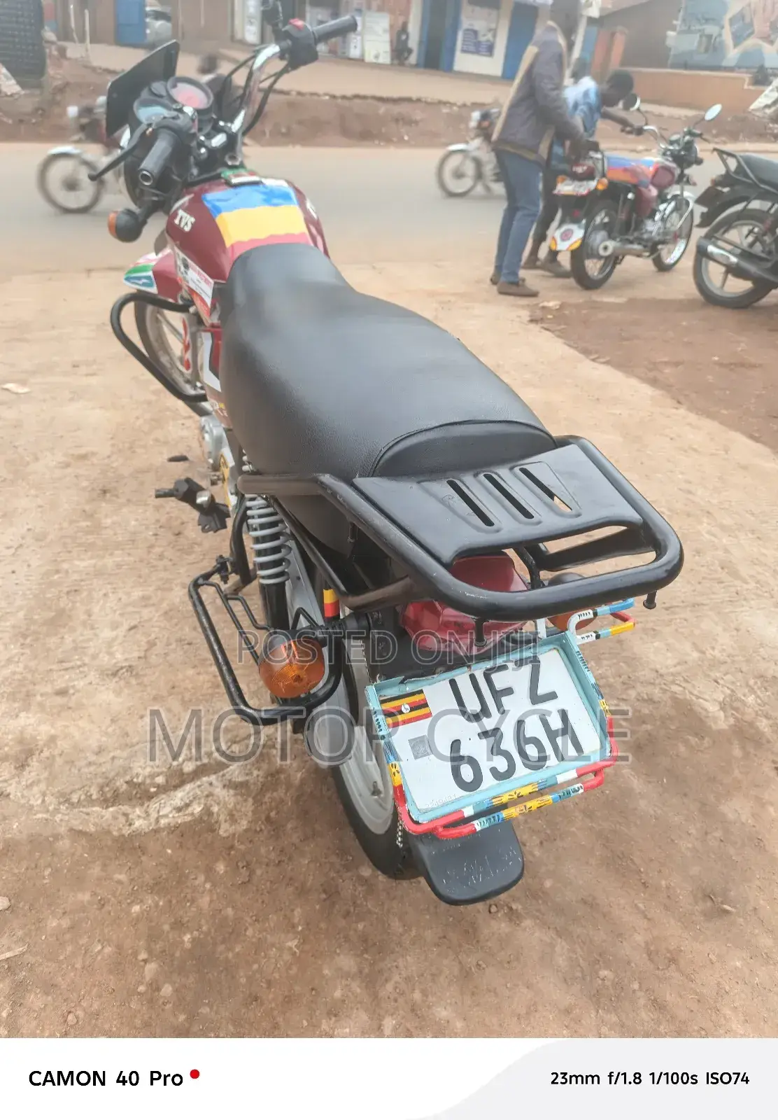 TVS HLX 125 2023 Red