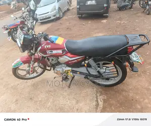 TVS HLX 125 2023 Red