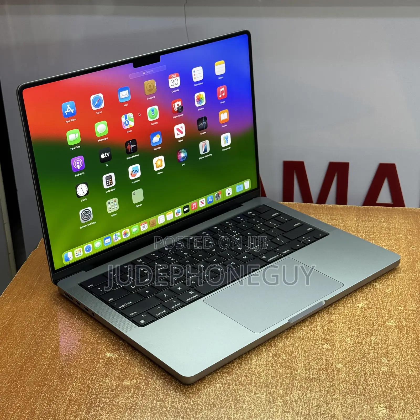 Laptop Apple MacBook Pro 2023 M2 Pro 14-Inch 16GB Apple M2 SSD 512GB