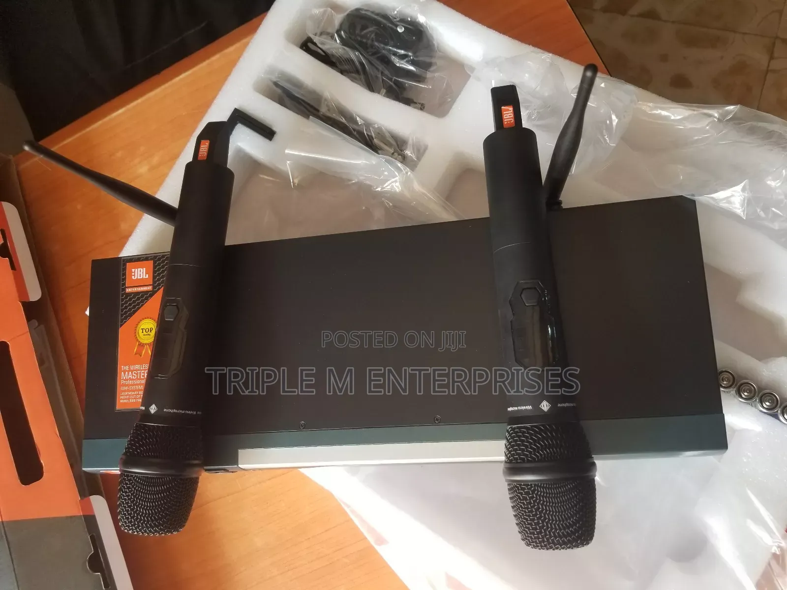 Professional Wireless Microphone JBL