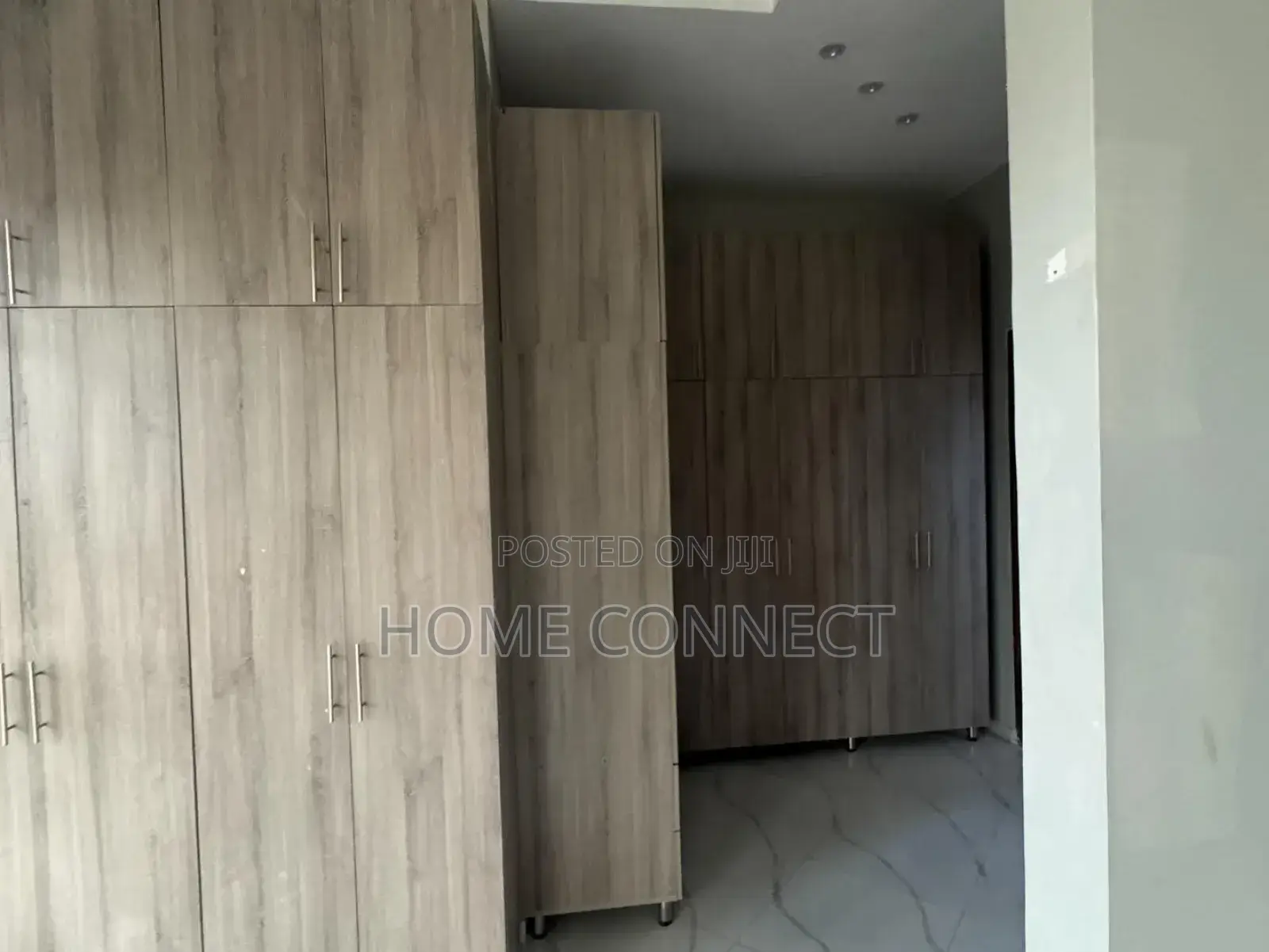 5bdrm Duplex in Rubaga, Central Division for sale